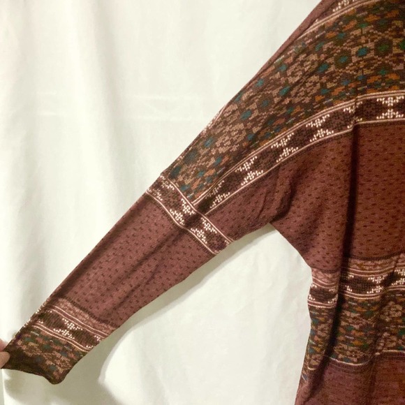 Lily White Women's Loose Fitting Burgundy Patterned Top - Picture 5 of 10